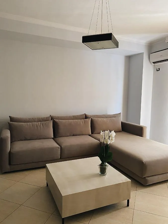 Downtown Apartment Vlorë 0*,  Albania